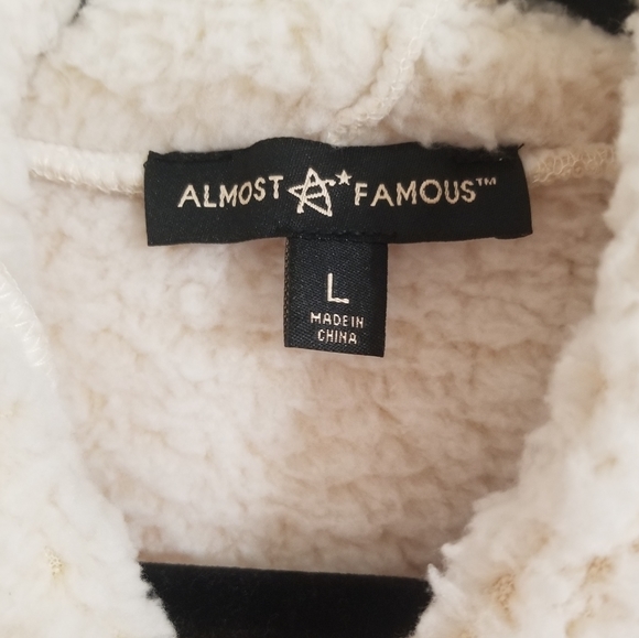NWT Almost Famous Sherpa Fleece Shearling Hoodie 1/2 Zip Women's Size Large - Picture 3 of 7